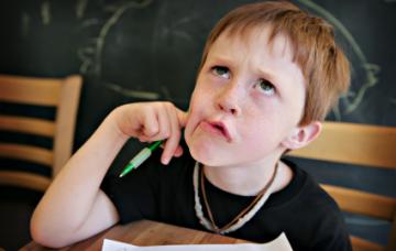 Déficit de atención en niños Síntomas de la hiperactividad en un niño con problemas escolares