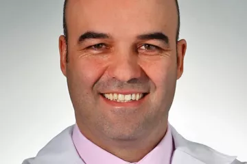 Dr. Jorge Calvo de Mora, especialista en Cirugía Oral y Maxilofacial, director d