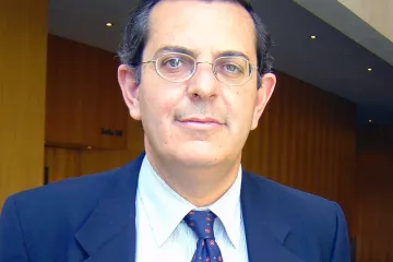 Dr. Jesús Tornero Molina, Jefe del Servicio de Reumatología del Hospital Univers