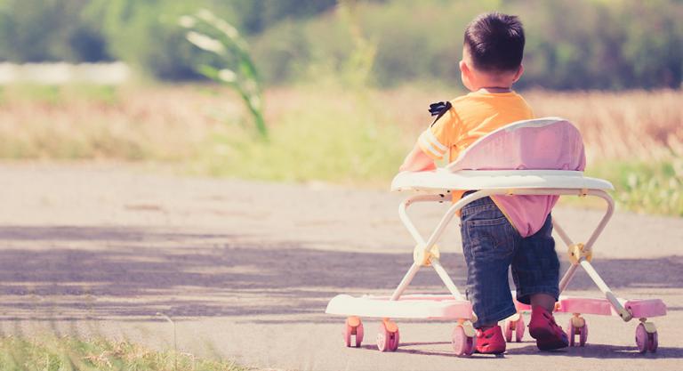 Bebés: Cuando usar andadores, correpasillos y triciclos - Blog de  Puericultura y Juguetes