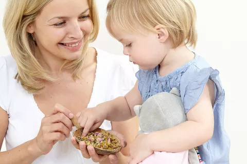 Mamá con su hija pequeña