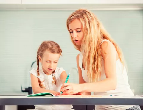 Enseñar a escribir al niño zurdo