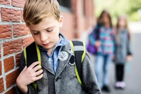 Niño sufre acoso escolar o bullying