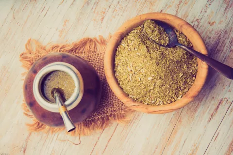 Preparación de infusión de yerba mate