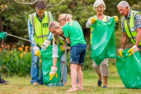 Cómo puede solicitar ser voluntario una persona mayor