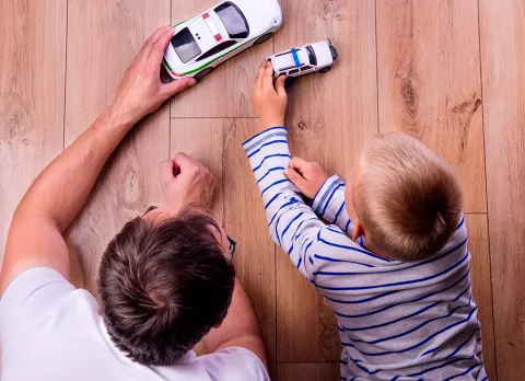 Padre con hijo autista