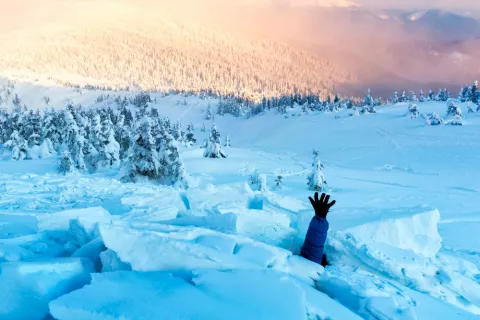 Riesgo de alud, cómo actuar ante una avalancha de nieve