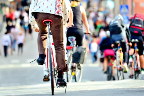 Usar más la bicicleta salvaría 10.000 vidas al año en la UE