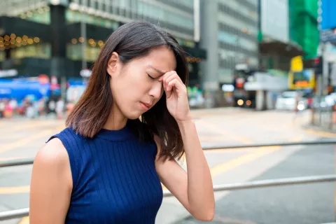 Mujer padece rinosinusitis crónica