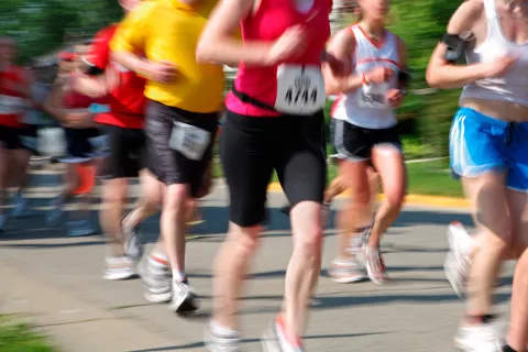 Corredores en una maratón