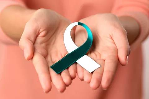 Lazo conmemorativo del Día Mundial del Cáncer de Cérvix