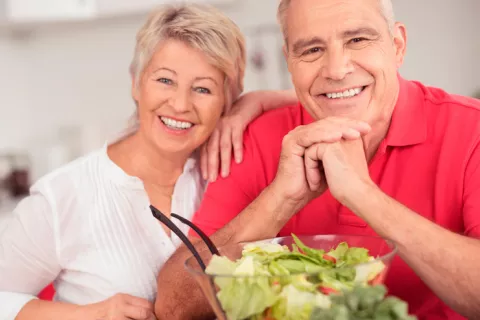 Dieta adecuada ayuda a frenar la degeneración macular