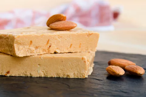 Turrón de almendra