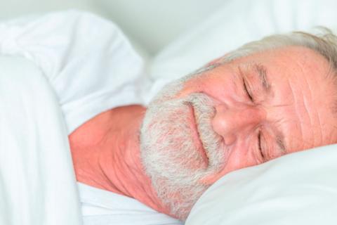Dormir bien podría proteger contra el alzhéimer