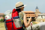 Camino de Santiago para mayores Mujer mayor realizando el Camino de Santiago