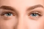 Lifting de pestañas Pestañas de mujer tras un tratamiento de lifting