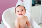 La hora del baño del bebé, un ritual divertido y seguro Hora del baño del bebé