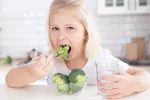 Niños vegetarianos crecen igual que los carnívoros pero con menos peso Niños vegetarianos, ¿crecen igual?