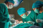Cirujanos extirpan tumor de próstata