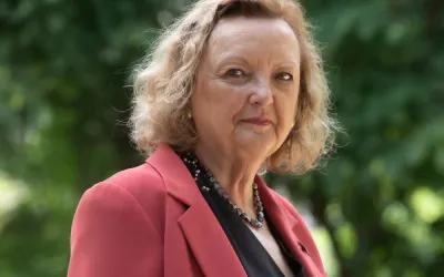 Entrevista a Carme Valls Llobet, autora de 'Mujeres invisibles para la medicina' Entrevista a Carme Valls Llobet