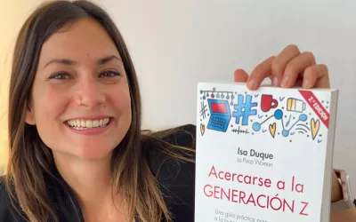 Isa Duque muestra su libro Acercarse a la generación Z Isa Duque, la Psico Woman