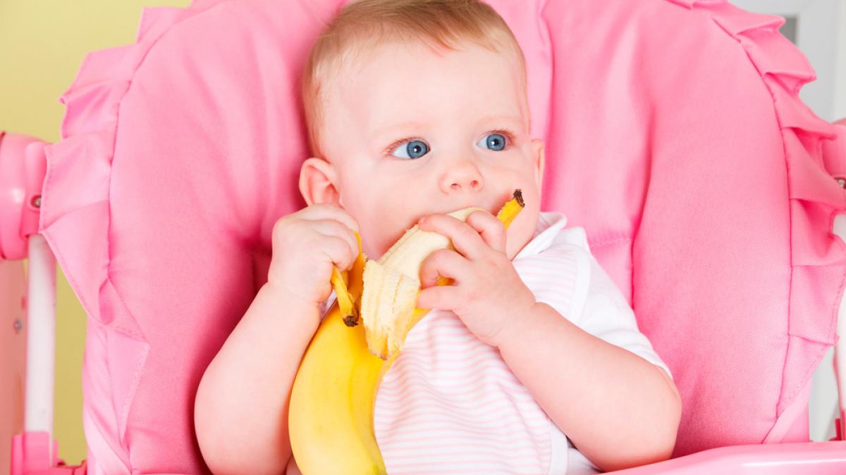 La fruta y tu bebé, ¿Cuándo y cómo debe comenzar a comerla