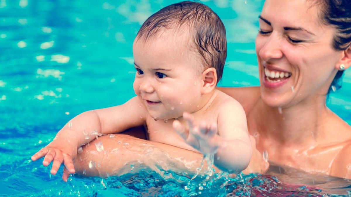 Los beneficios emocionales del baño para el bebé
