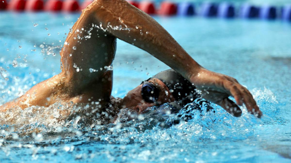 Los 4 beneficios más importantes de la natación para runners